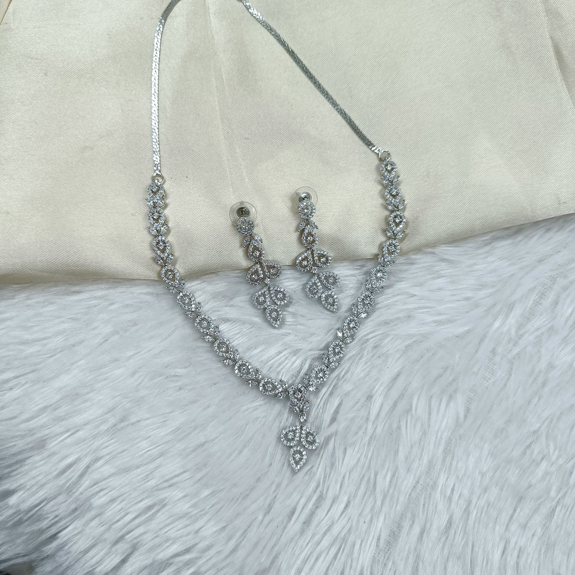 Graceful Glimmer Diamond Set (TC0009)