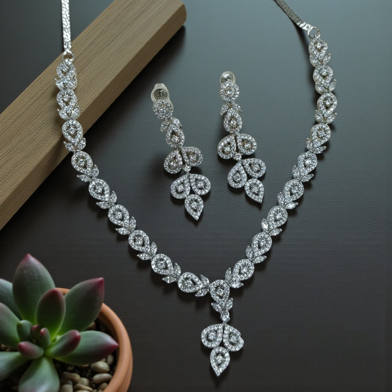 Graceful Glimmer Diamond Set (TC0009)
