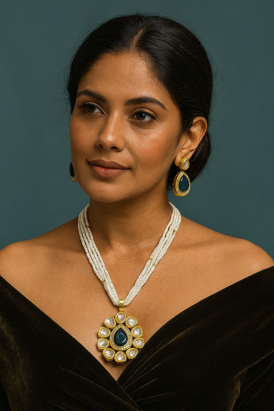 Unique Accent Kundan Pendant necklace earring set
