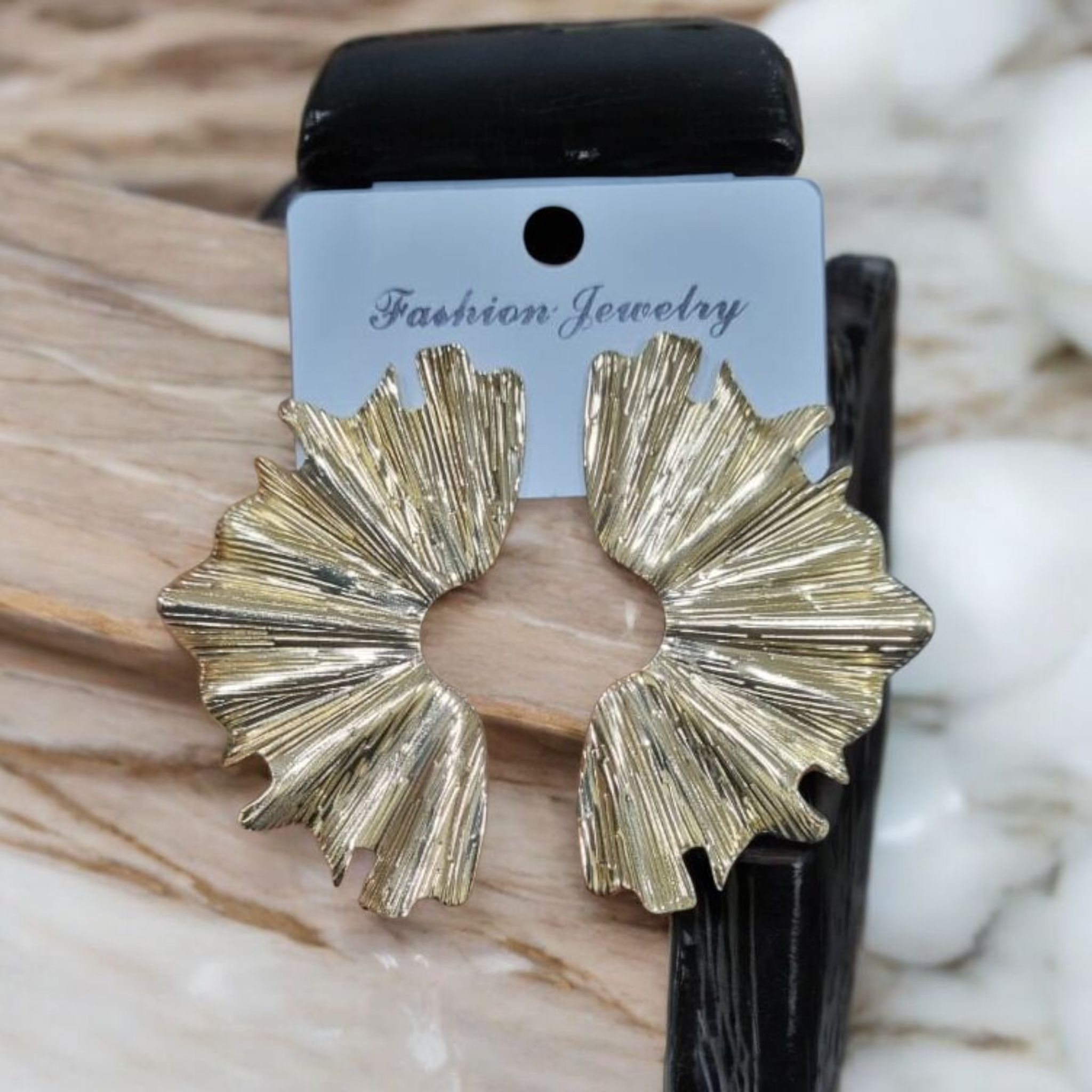 Opulent Beauty Stylish Earing