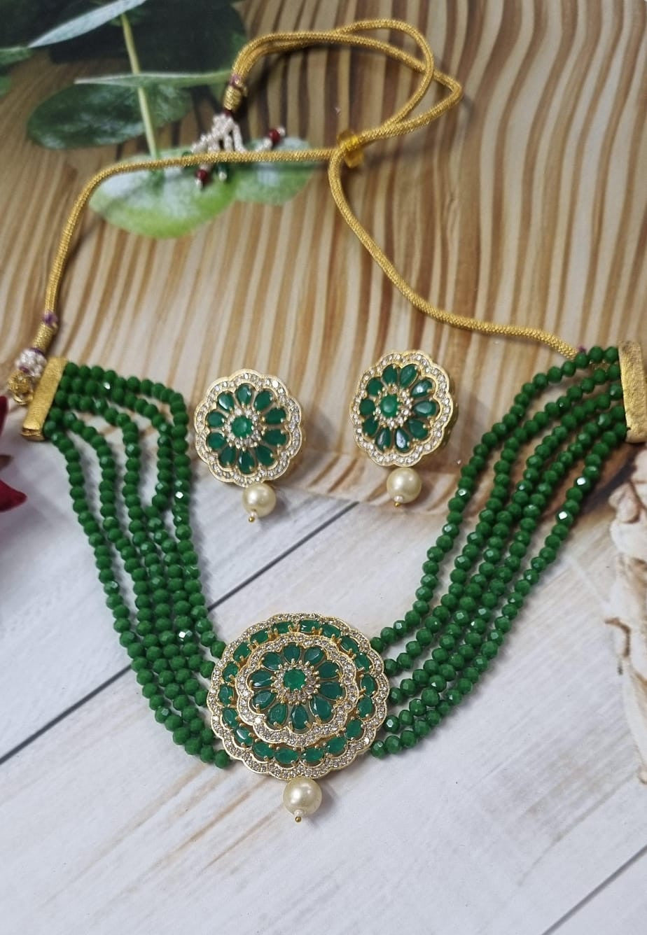 Luxurious Fusion AD Choker Necklace Set (Green)
