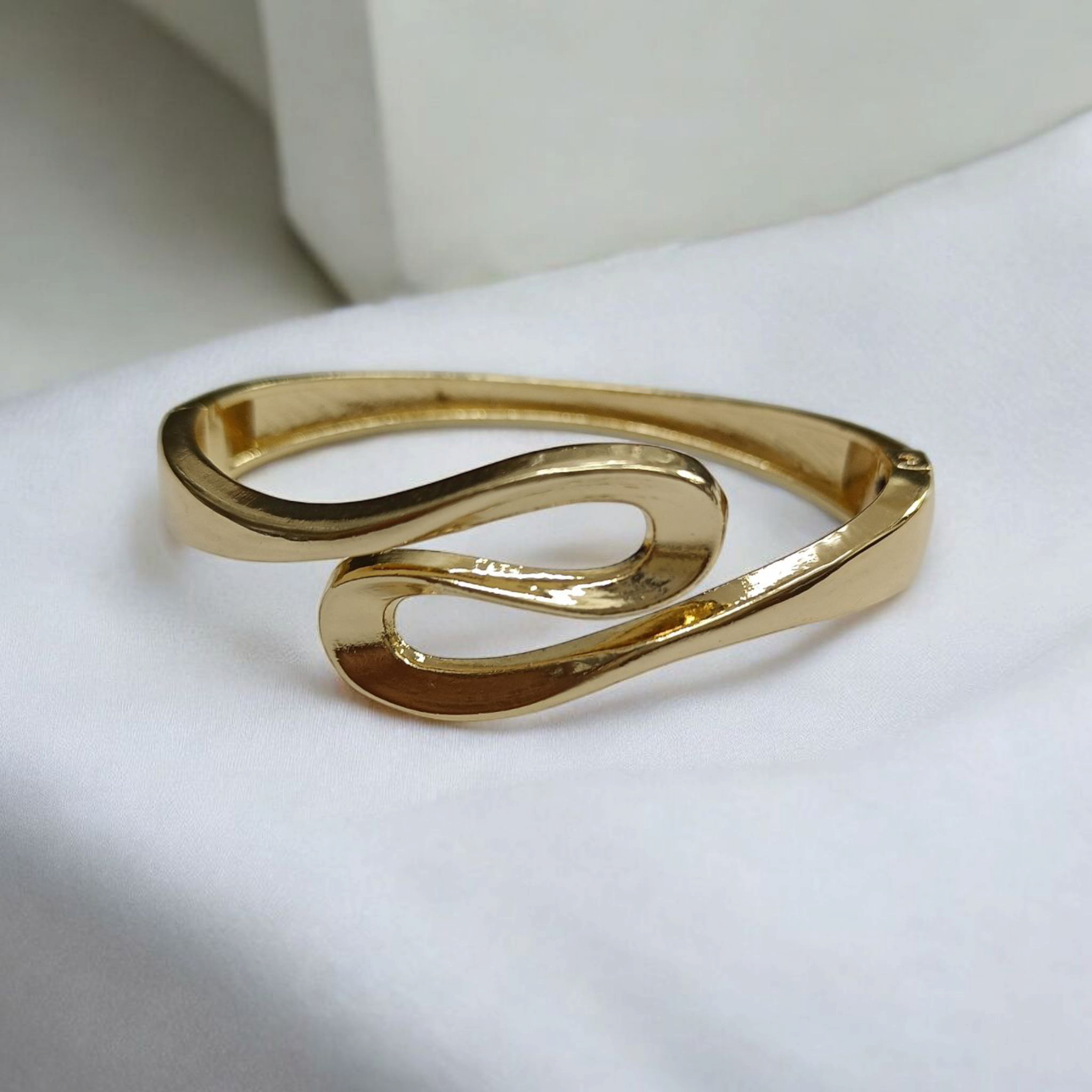 Sparkling Luxurious Western Imported Kada Bracelet for Women and Girls