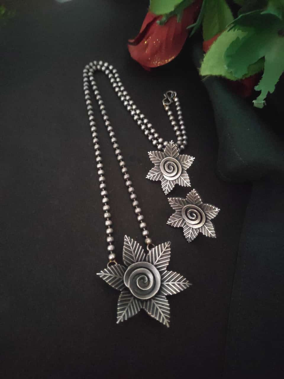 Pearlescent Symphony Flower Pendant Necklace Set