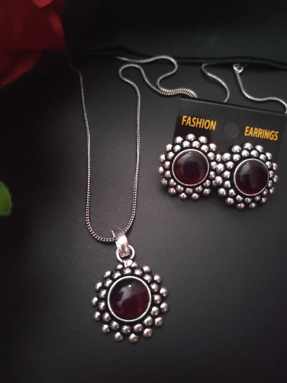 Sparkling Balance Classy Pendant Necklace Set