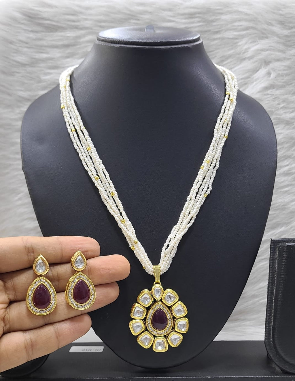 Majestic Hue Kundan Pendant necklace earring set