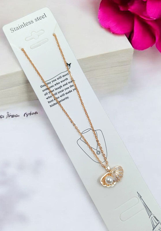 Subtle Balance Pendant Chain Necklace