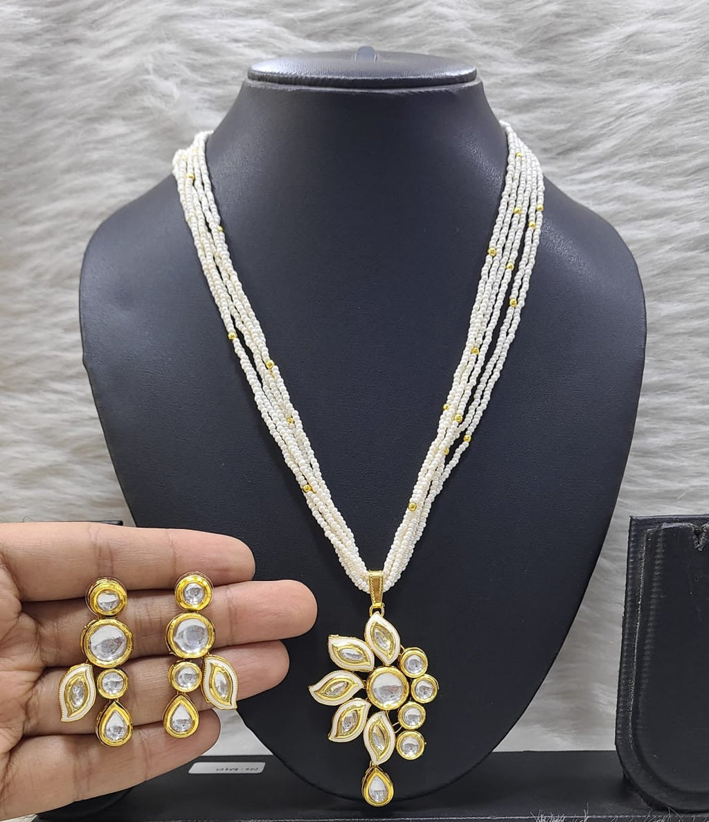 Graceful Glow Kundan Pendant with necklace earring set