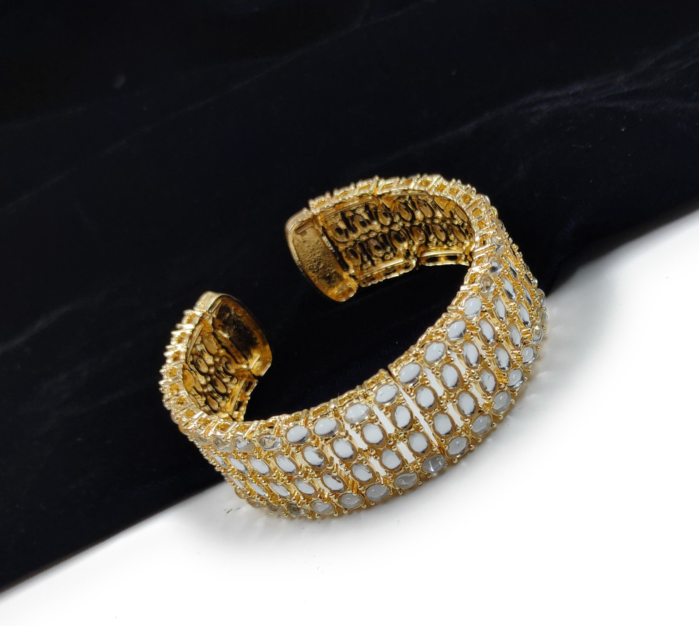 BR143 Kada Bracelet