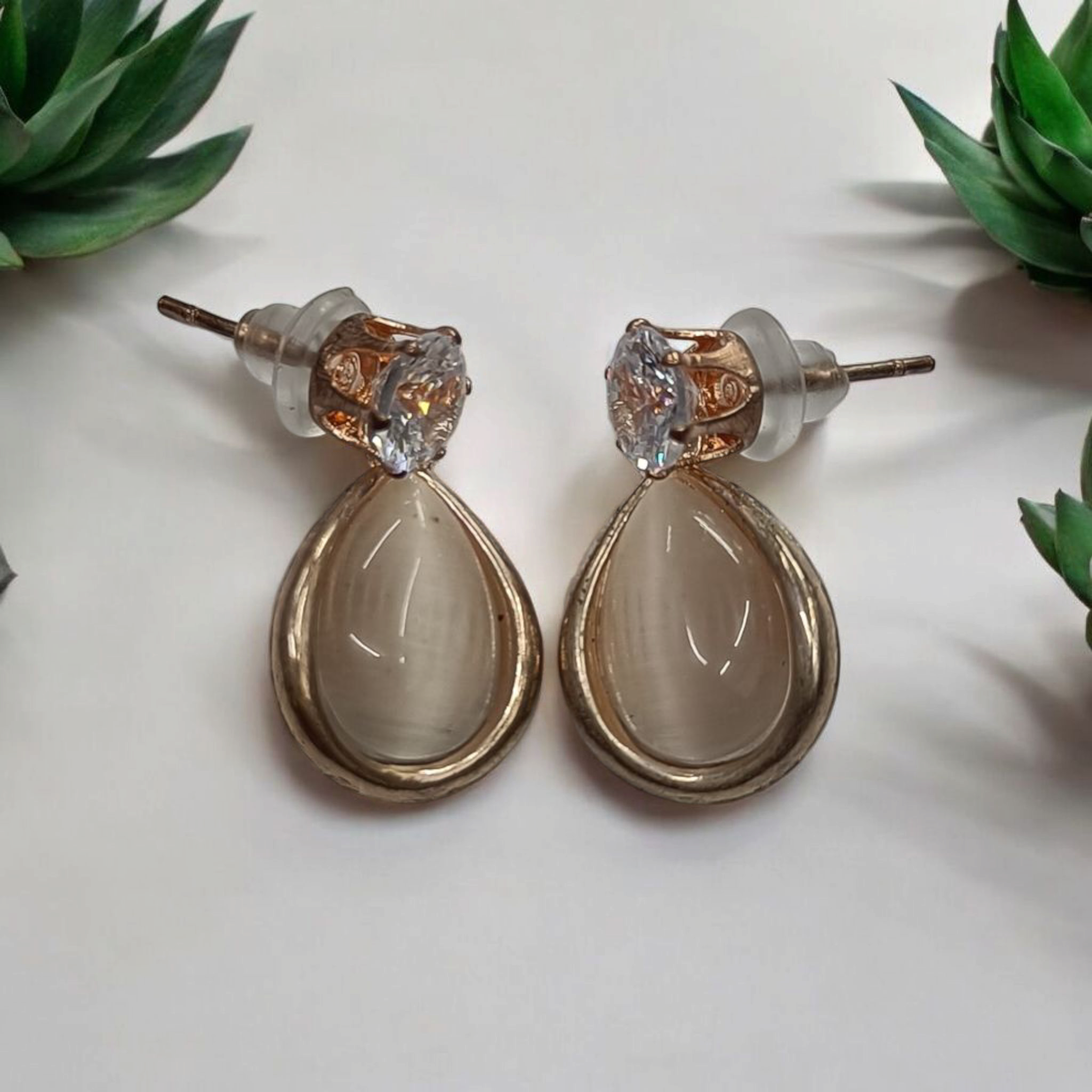 Beautiful Trendy Rose Gold Teardrop Earring