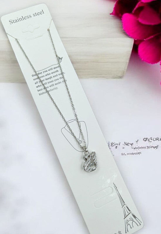 Graceful Pattern Pendant Chain Necklace