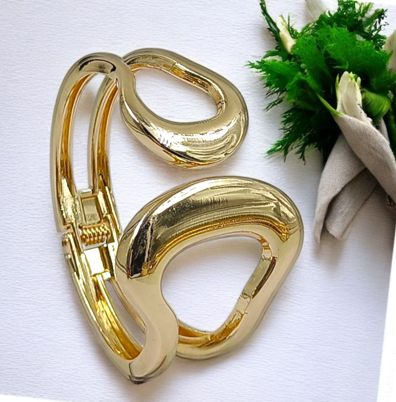 Chic Gleam Broad Openable Imported Kada Bracelet for Women and Girls