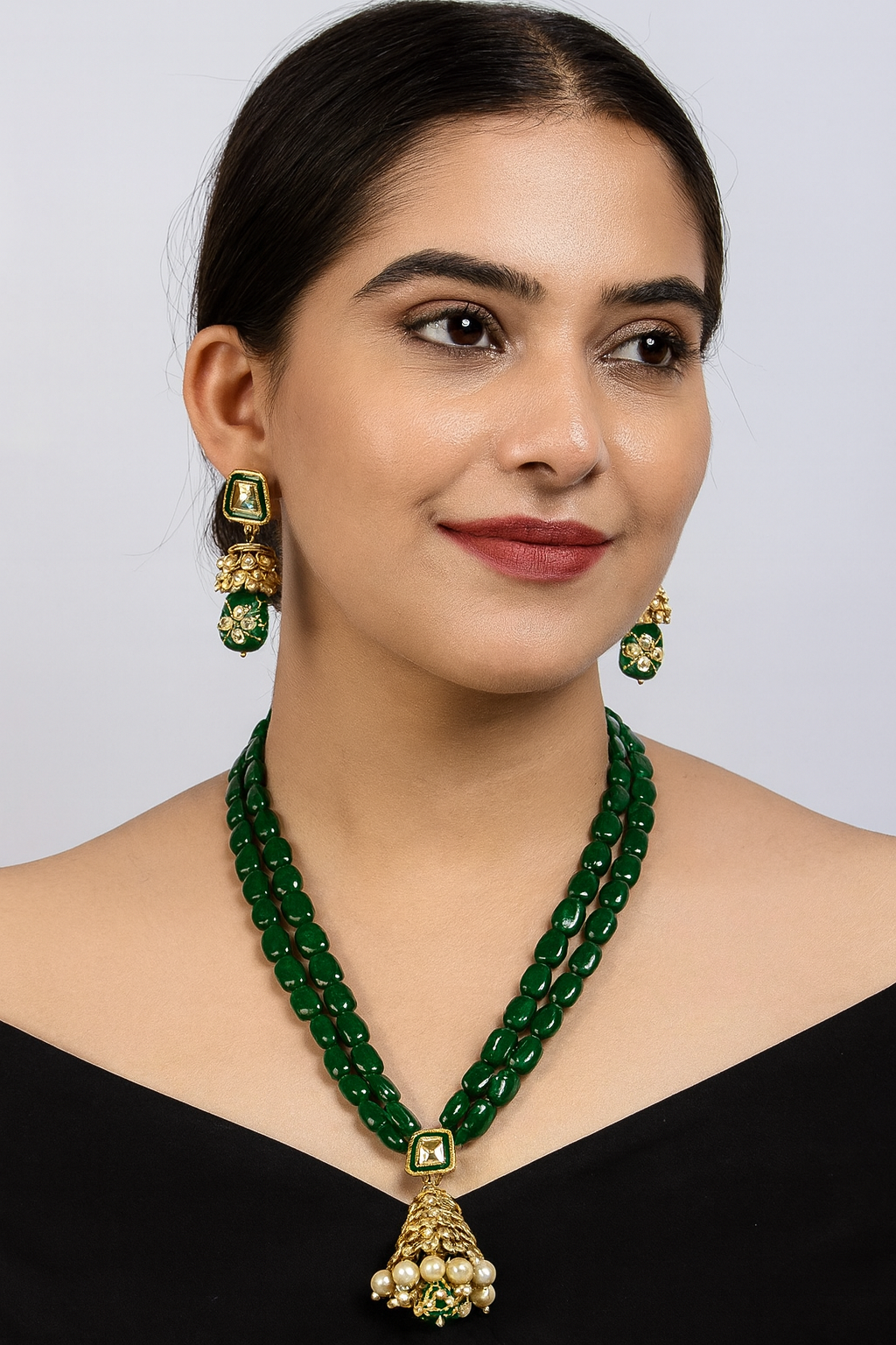 Green Monalisa Beads Long Necklace With Kundan Pendant And Earring