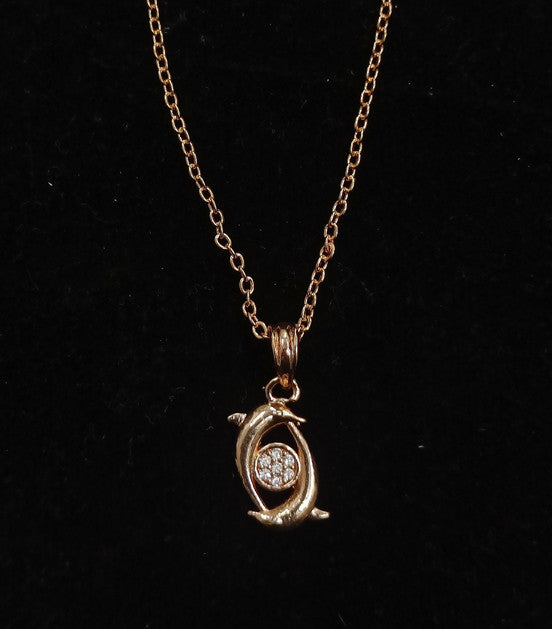 Magnetic Glam Pendant Chain Necklace