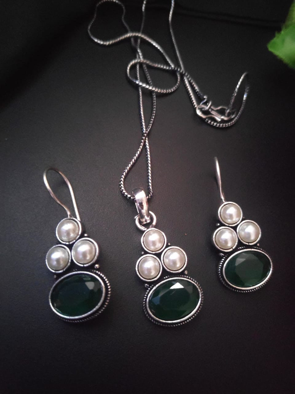 Royal Presence Classy GS Pendant Necklace Set