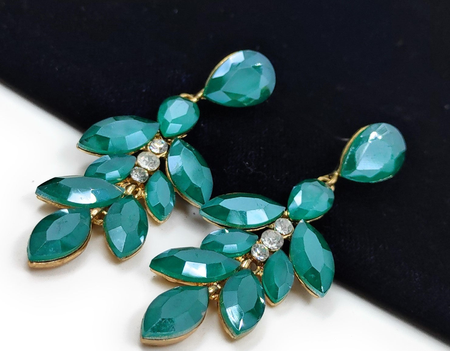 Rich Charm Classy Earing