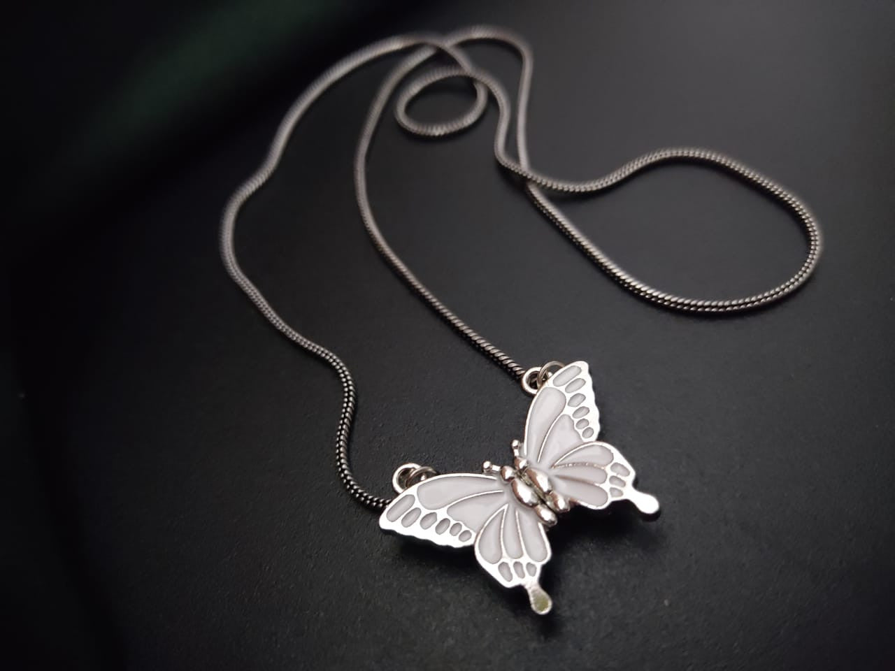 Royal Presence Western Chain Pendant Magnetic Butterfly