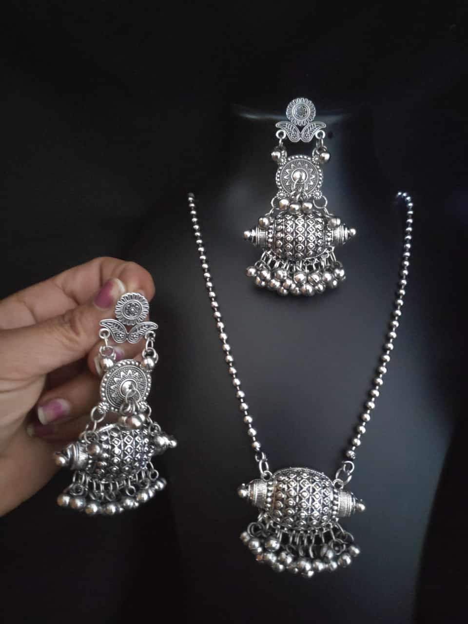 Chic Balance Stylish Pendant Necklace Set