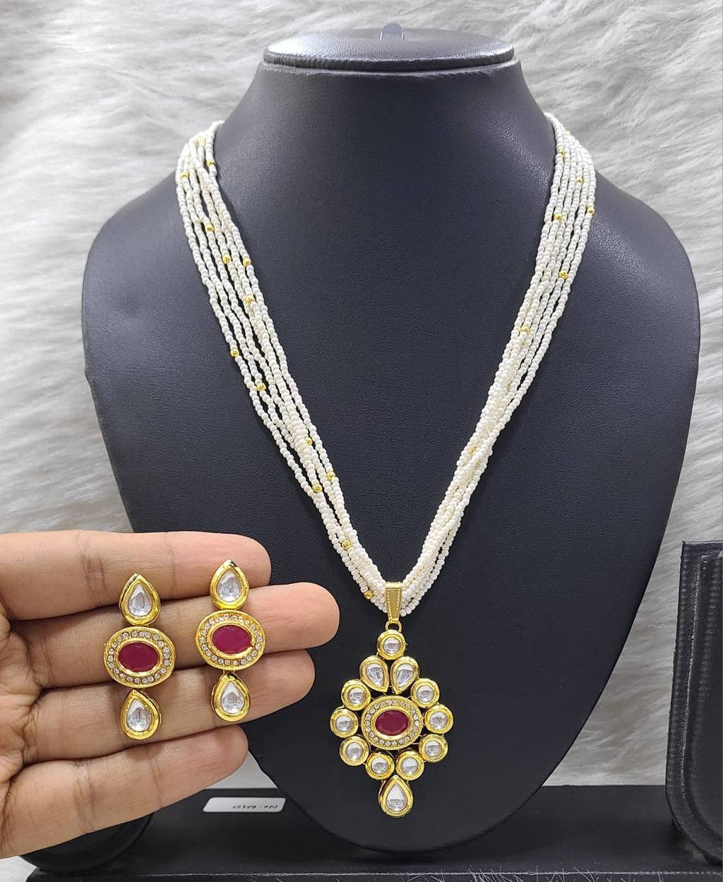 Magnetic Flash Kundan Pendant with necklace earring set