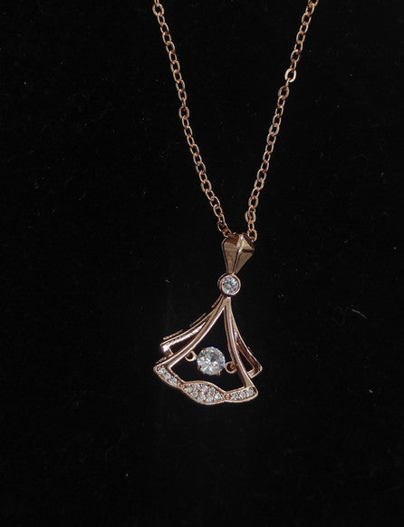 Chic Embrace Pendant Chain Necklace