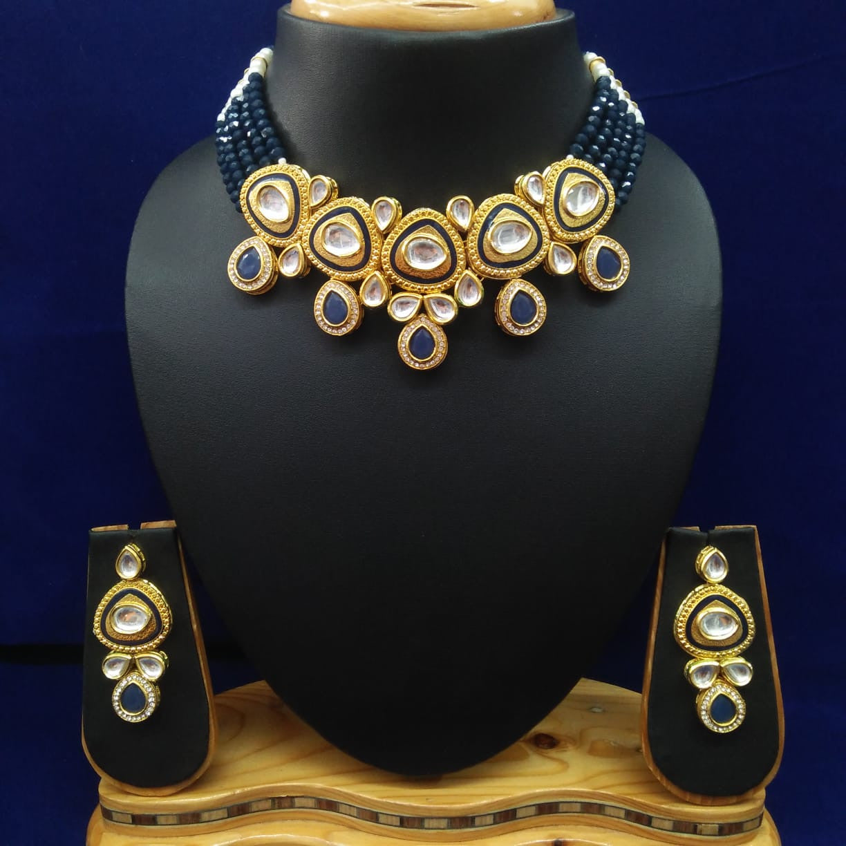 Luxurious Symphony Royal Kundan Necklace Set (Blue)