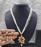 Heavenly Detail Kundan Pendant with necklace earring set