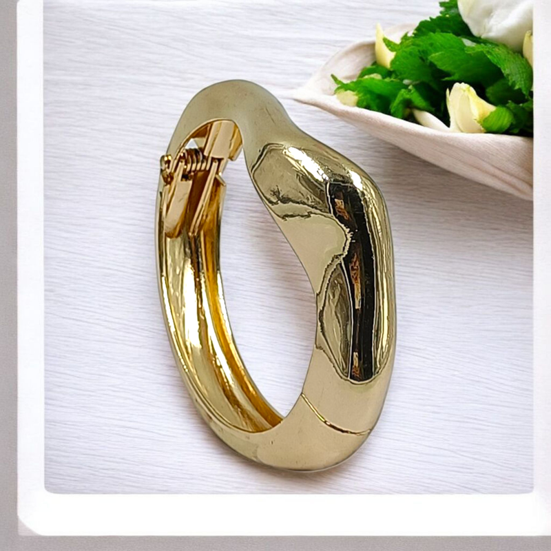 Modern Highlight Broad Openable Imported Kada Bracelet for Women and Girls