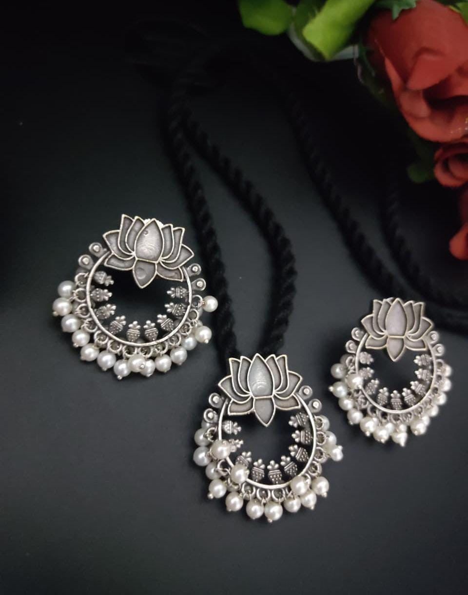 Divine Vibe Classy GS pendant necklace set