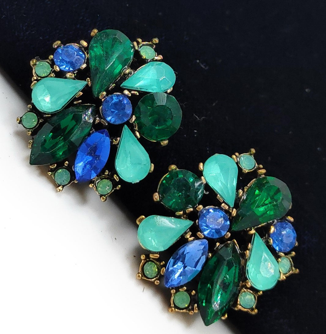 Glamorous Form Classy Earing