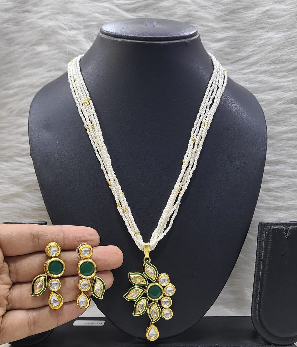 Polished Highlight Kundan Pendant necklace earring set