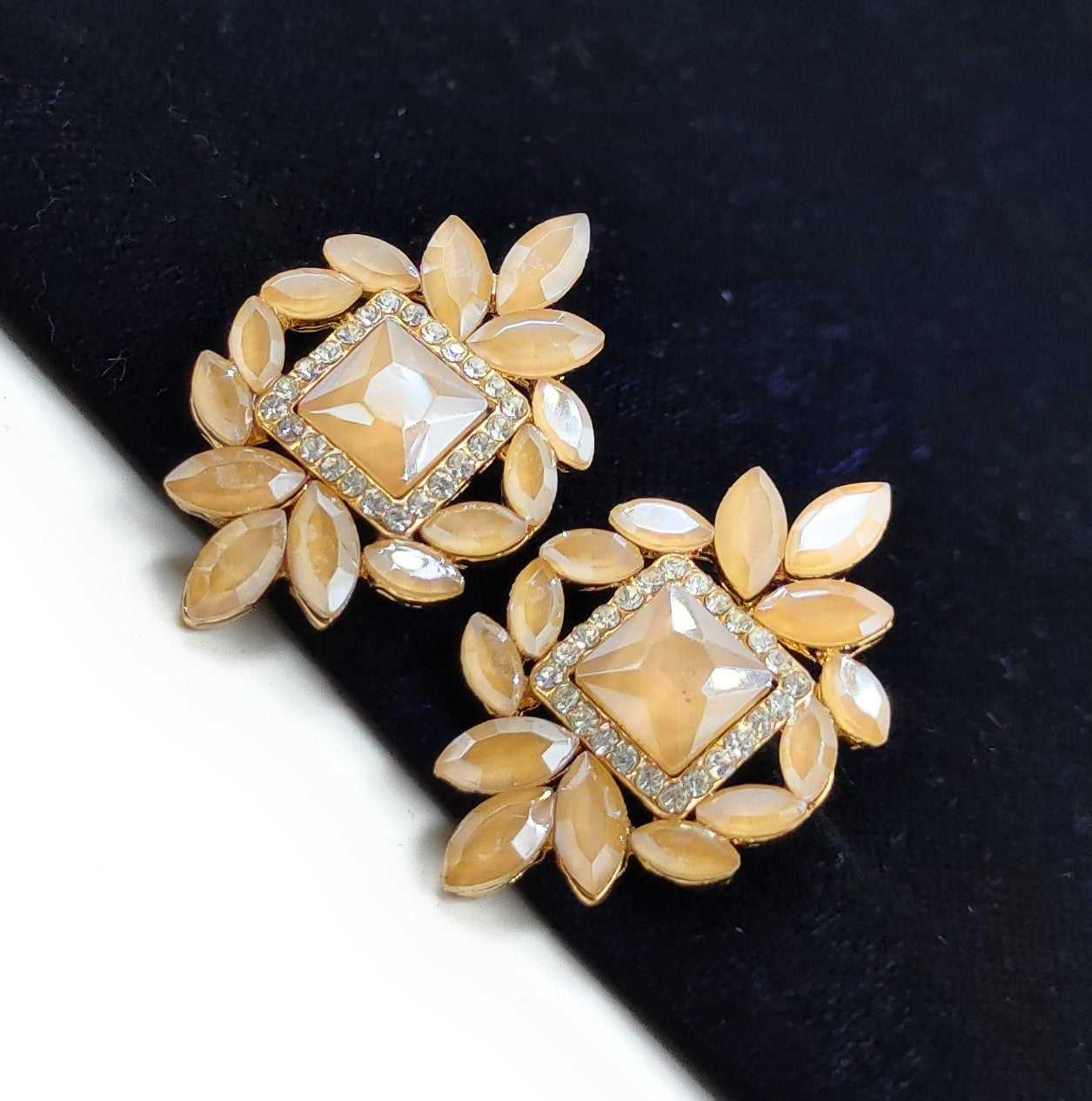 Regal Sparkle Classy Earing