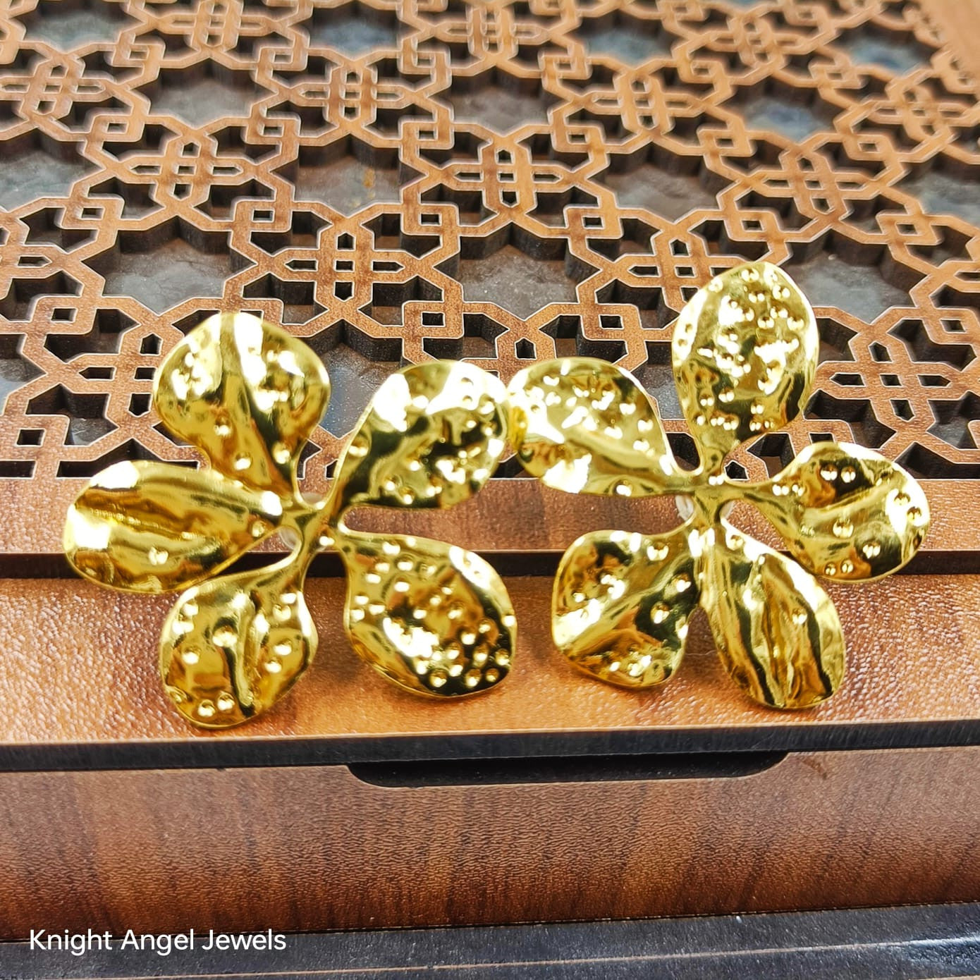Chic Gleam Antitarnish Stud Earing