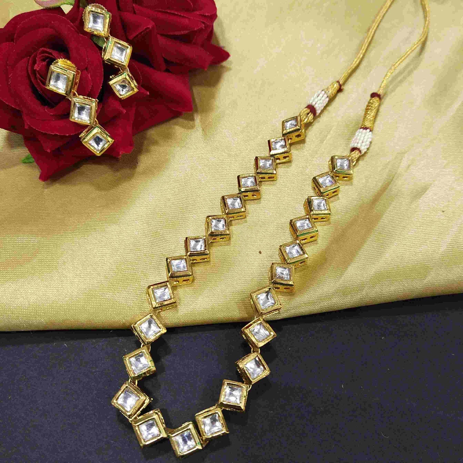 Single Line Kundan Set With Back Meenawork (K1 SQUARE)