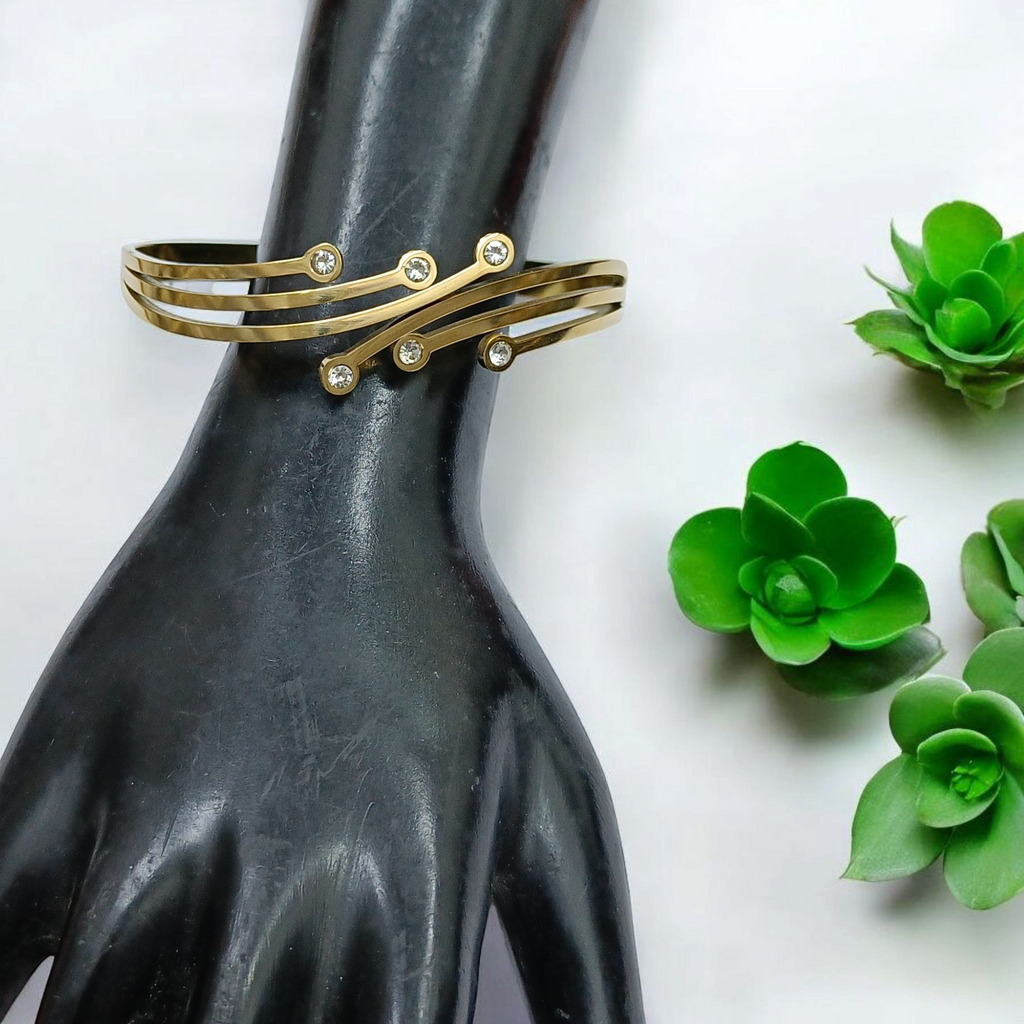 Lovely Vibrant Western Imported Kada Bracelet for Women and Girls